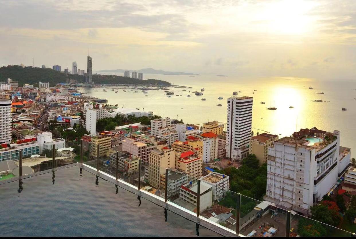 The Base Central Pattaya Seaview Εξωτερικό φωτογραφία